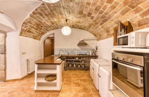 Borrassa Apartment | Room 'Salvia' with Shared Pool, Shared Terrace and Wi-Fi