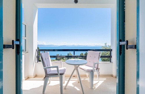 Benitses Apartment | Room 'Sea View 2' with Private Terrace, Wi-Fi and Air Conditioning