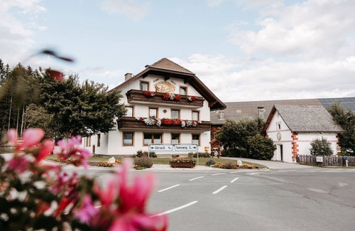 Sankt Andrae im Lungau Apartment | Room 'Seifterhof - Double Room' with Mountain View, Shared Terrace and Wi-Fi