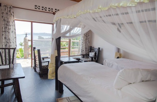 Buhongo House | Room-serene Lake View Lodge in Kayove, R