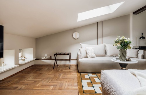 Stare Miasto Apartment | Room with a view of the Old Town street