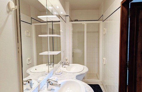 Rosnay Bed & Breakfast | Room with heated pool in Brenne Regional Park