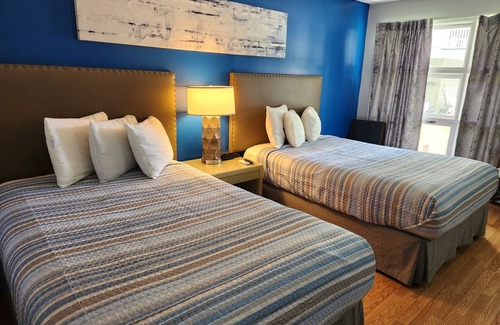 Lake George Hotel | Room with two double beds, Lake George