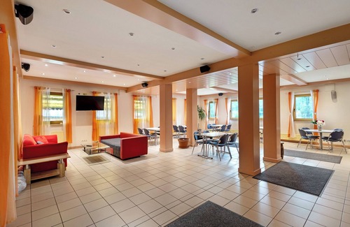 Markt Erlbach House | Room 'Zimmer 12' with Shared Terrace, Shared Garden and Wi-Fi