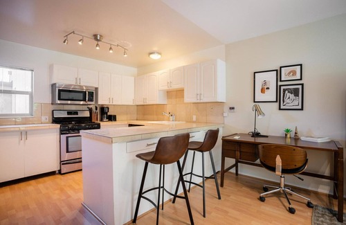 University South Apartment | Roomy Palo Alto 1BR w/Parking, nr Tech Companies, by Blueground