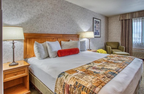 Hines Hotel | Rory & Ryan Inn