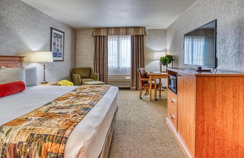 Hines Hotel | Rory & Ryan Inn