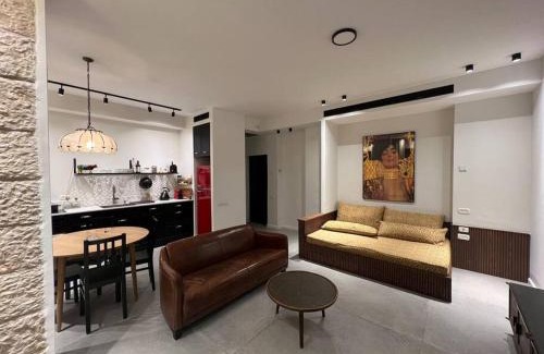 Jerusalem City Centre Apartment | Rosa’s place