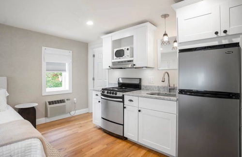 Newburyport Apartment | Rose Suite at the Hygge House