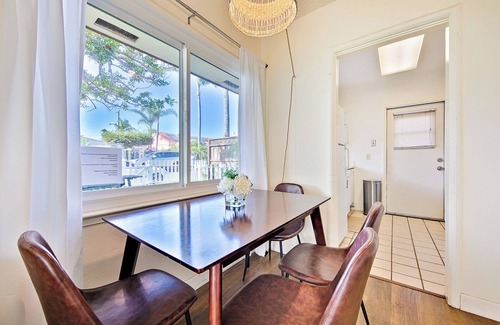 Beach Barber Tract House | Rosemont Retreat-close to beach