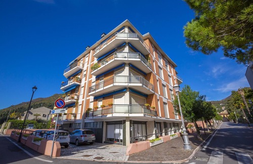 Barbarano Apartment | Rossella on the lake with fantastic view, Salò, Italy