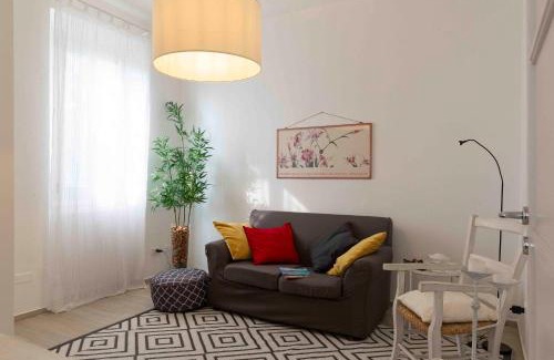 Reggio nell'Emilia Apartment | ROSSENA HOME tranquillo appartamento, con giardino, vicino al centro ed all'Ospedale Santa Maria Nuova SMN