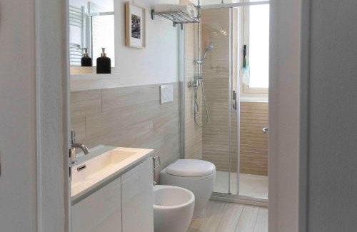 Reggio nell'Emilia Apartment | ROSSENA HOME tranquillo appartamento, con giardino, vicino al centro ed all'Ospedale Santa Maria Nuova SMN