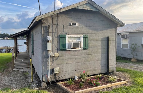 Jarreau Cottage | Roughin it on the River