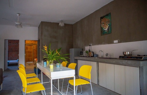 Chenarong Dalam Villa | Rouhi Retreats By Doulos