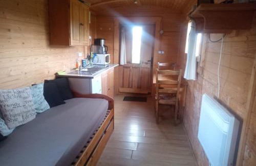 Couvains Cabin | Roulotte