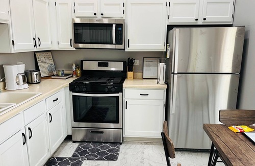 Mundelein House | Roxan Corner