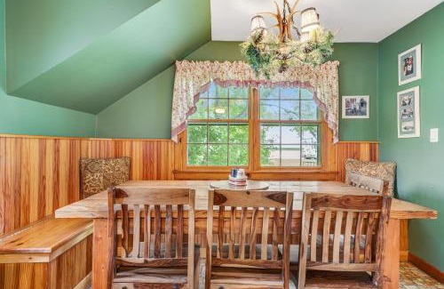 Roxbury House | Roxbury Retreat