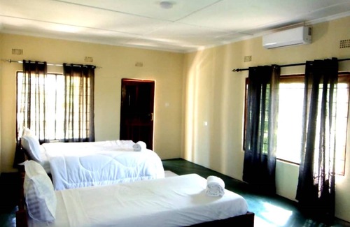 South Luangwa National Park Cabin | Royal South Luangwa Safaris Lodge