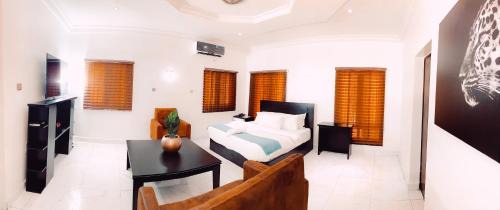 Port Harcourt House | Royal Court Lounge & Boutique Hotel