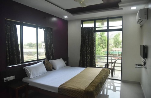 Kurvande Hotel | Royal Hills Resort