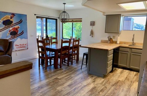 June Lake Apartment | Rr-edgewater04