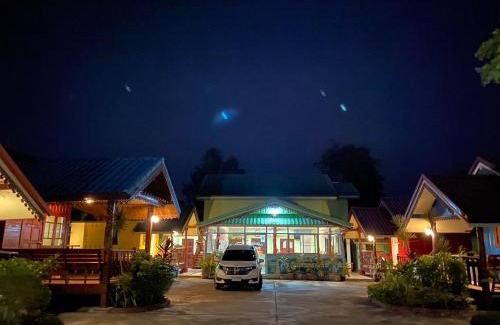 Uthai Thani Resort | Ruanmai Style Resort 1