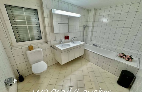 Zihlschlacht-Sitterdorf Bed & Breakfast | Ruhig und Zentral Gelegenes B&B mit Garten und Pool Laden zum Verweilen ein