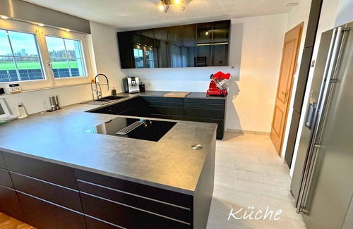 Zihlschlacht-Sitterdorf Bed & Breakfast | Ruhig und Zentral Gelegenes B&B mit Garten und Pool Laden zum Verweilen ein