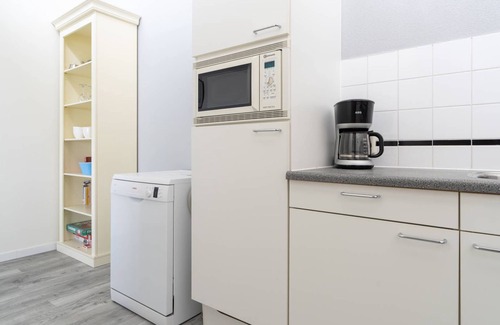 Nes Apartment | Ruim en Rustig Gelegen Appartement op 300 Meter van Strand, Zee, bos en Duinen