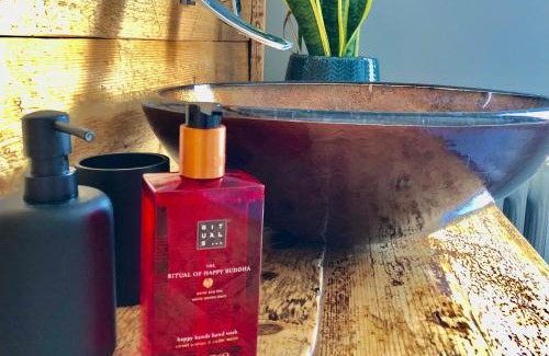 Stadhuis Apartment | Ruime studio 'In de drie koningen' in hartje Middelburg