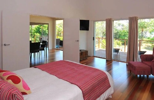 Fraser Coast House | Rumah Pantai - right on the beach!