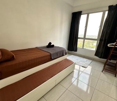 Bandar Saujana Putra Apartment | Rumakita Four Room Free WiFi with Garden View