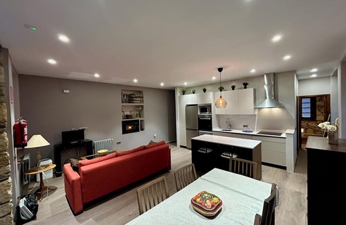 Oballo Cottage | Rural apartment at the gates of Muniellos with mountain views