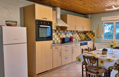 Bais Cottage | Rural cottage with billiards, ping-pong and fishing