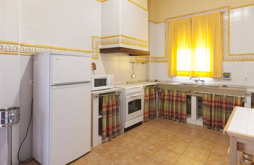 Polinya de Xuquer Cottage | rural farmhouse located in an orange farm itself