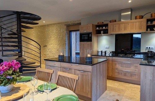 Magnac-Lavalette-Villars Cottage | Rural house with pool, private tennis and WIFI