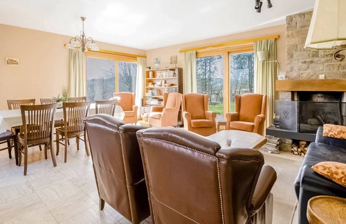 Roy House | Rural holiday home in Roy with panoramic views