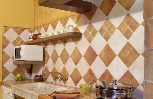 Avinyonet del Penedes Cottage | Rural house with private pool, close to the mountains and vineyards.