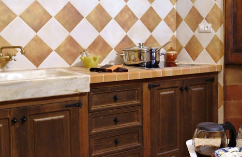 Avinyonet del Penedes Cottage | Rural house with private pool, close to the mountains and vineyards.