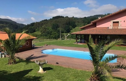 Traslavina Cottage | Rural house (full rental) Chalet in Arcentales for 12 people