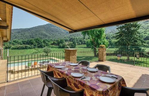 Sant Pere Despuig Villa | Rural House Mas Plantalech with Pool, Garden & Wi-Fi