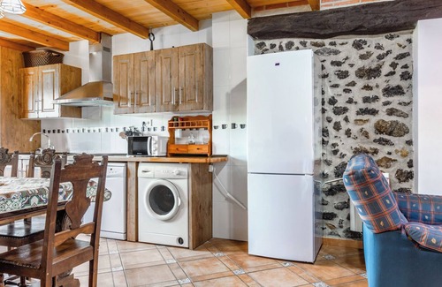 Solorzano House | Rural House 'Trasmiera' with Private Terrace, Private Garden and Wi-Fi