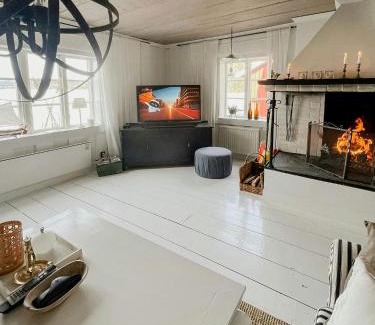 Nasviken House | Rural House With Panoramic View Over Lake Hansa