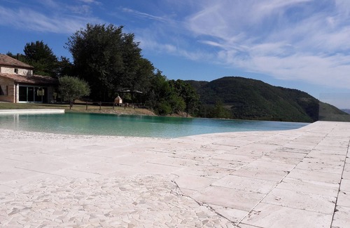 Genga Villa | Rural Marche villa nestled in the hills, with private pool, sea view