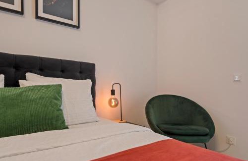 Drumul Taberei Apartment | Rust & Green