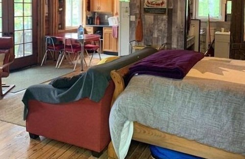 Hastings Highlands Cabin | Rustic Bunky on Picturesque Lake