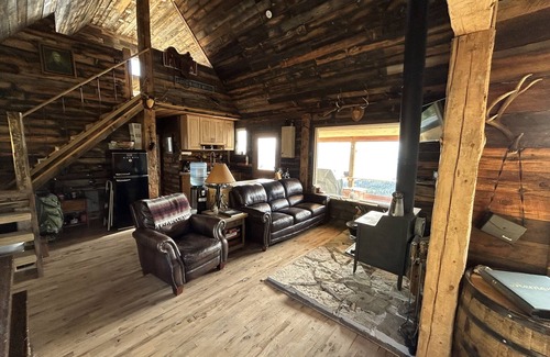 Dubois Cabin | Rustic cabin high in the mountains close to Yellowstone, Tetons and Jackson Hole