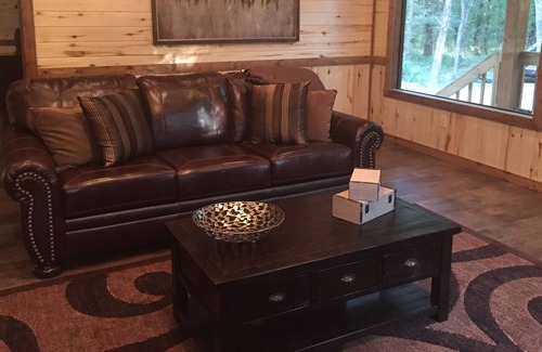 Wills Point Cabin | Rustic Charm - New Luxury Log Cabin