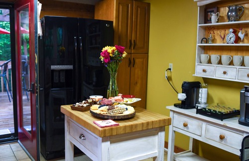 Lily Cabin | Rustic Chic Cabin with Luxury Amenities